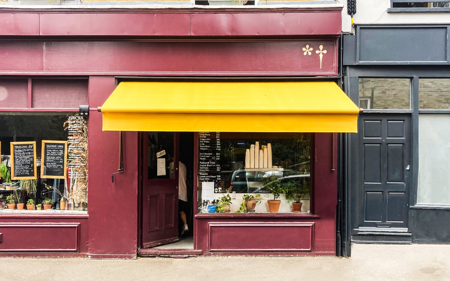 New Greenwich Awning for The Foot Note Wine Bar, Hackney Commercial