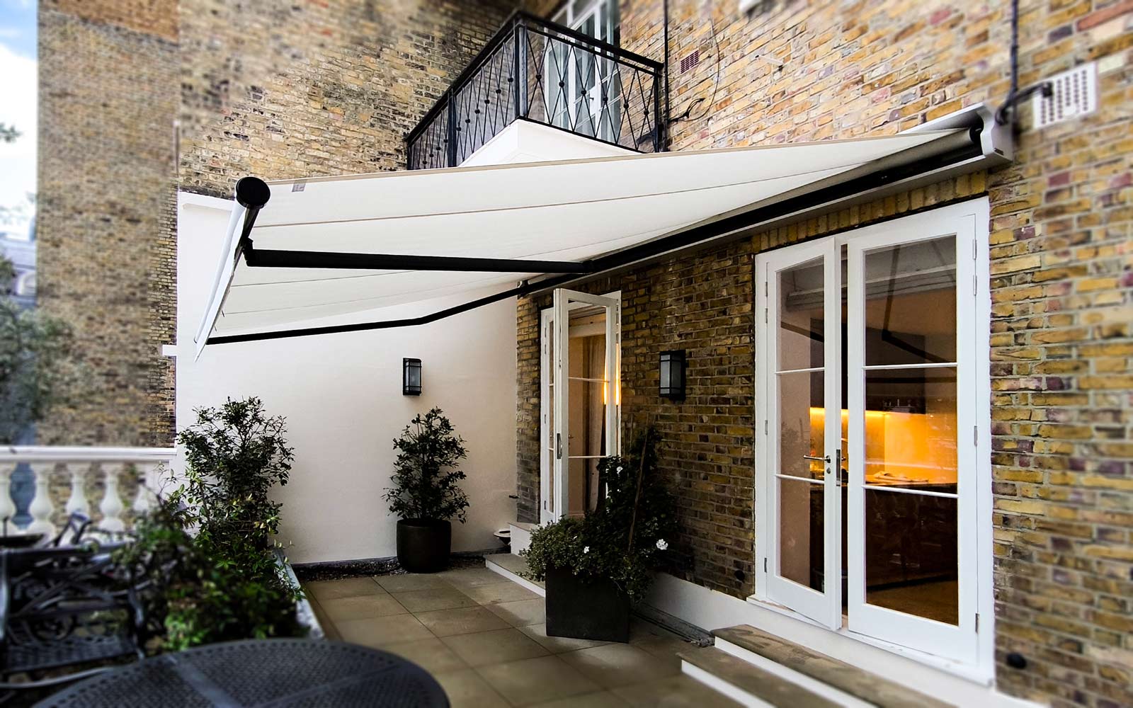 Commercial Awnings, Greenwich Cantilever